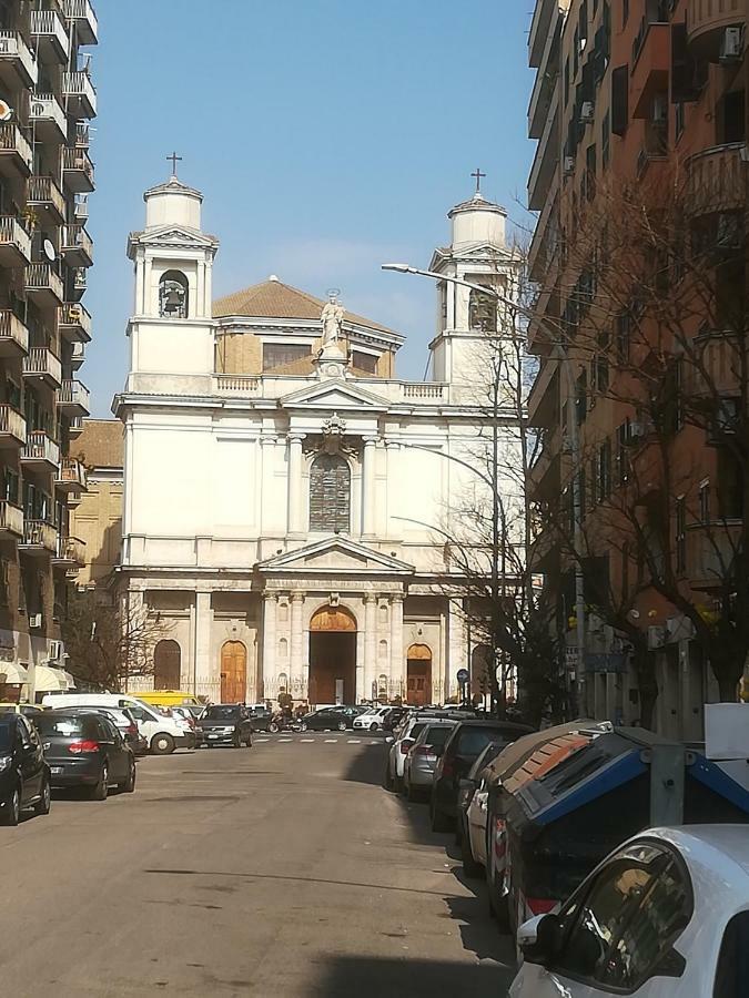 Roma Metro Furio Camillo Apartment ภายนอก รูปภาพ